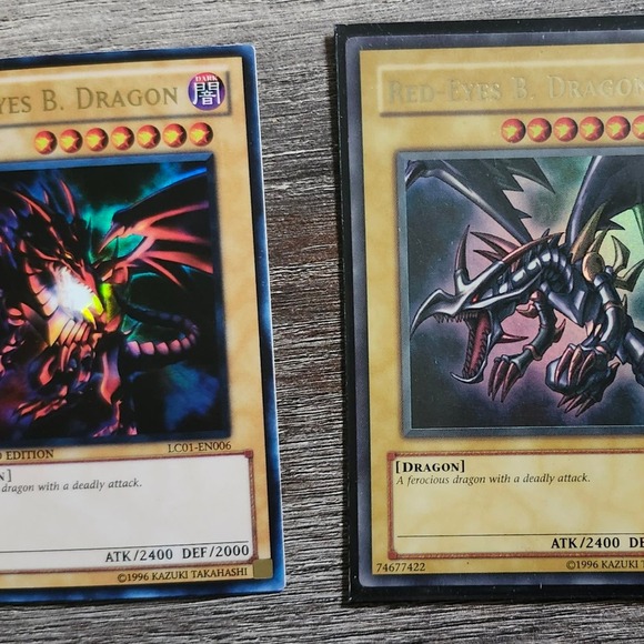2 Red Eyes B. Dragon-Vintage Red Eyes Black Dragon LIMITED EDITION SECRET RARE - Picture 1 of 6